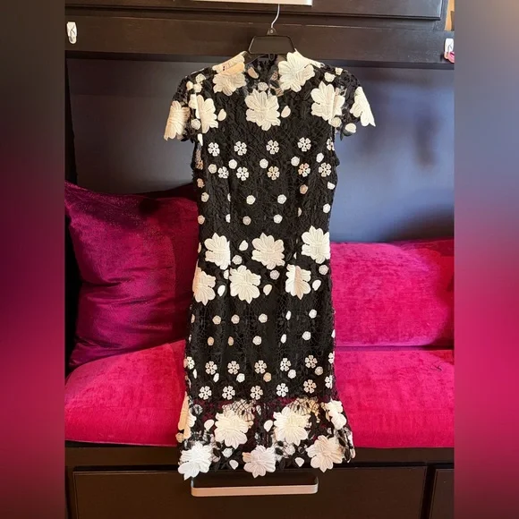 Nicole Miller Women's Floral Lace Sheath Dress - Black White - Size 6